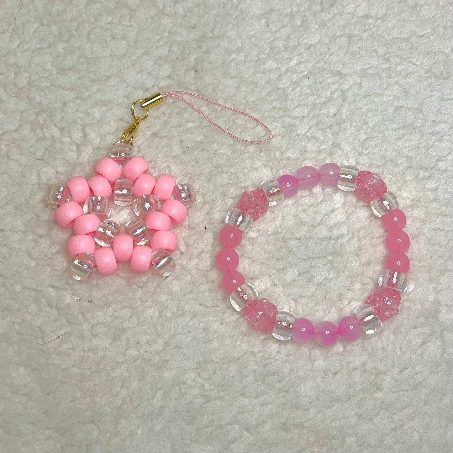 star phone charm + matching kandi ♡